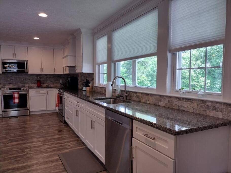 Backwoods Family Getaway! 3 Bedroom House! Yanceyville Kültér fotó