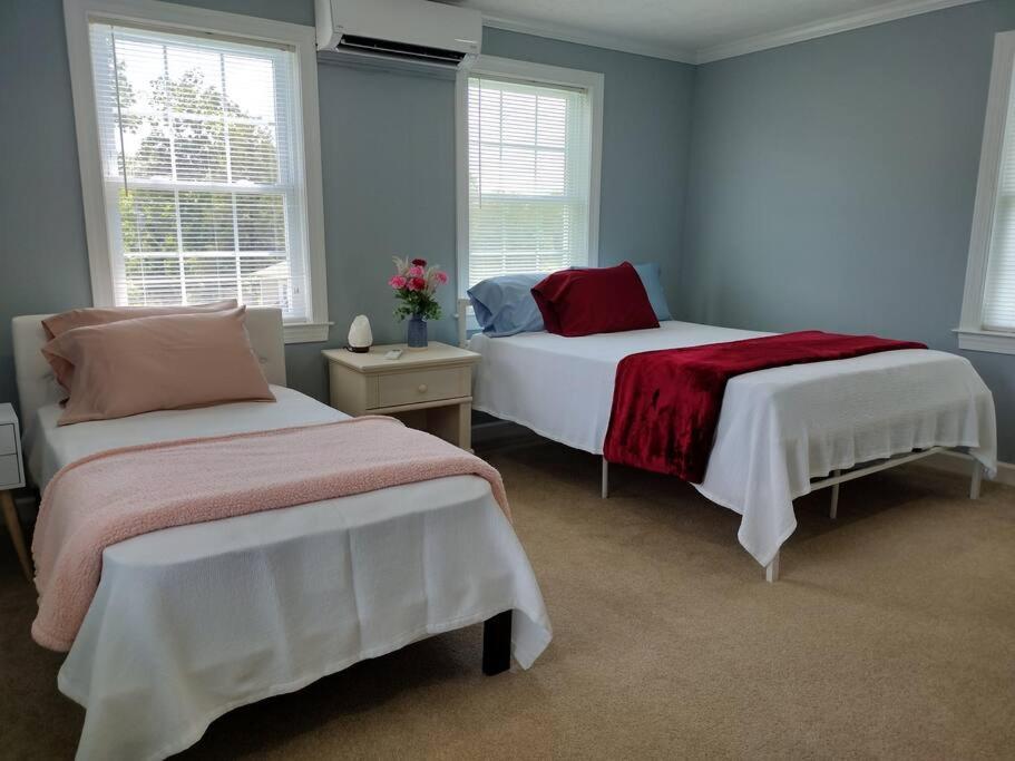 Backwoods Family Getaway! 3 Bedroom House! Yanceyville Kültér fotó